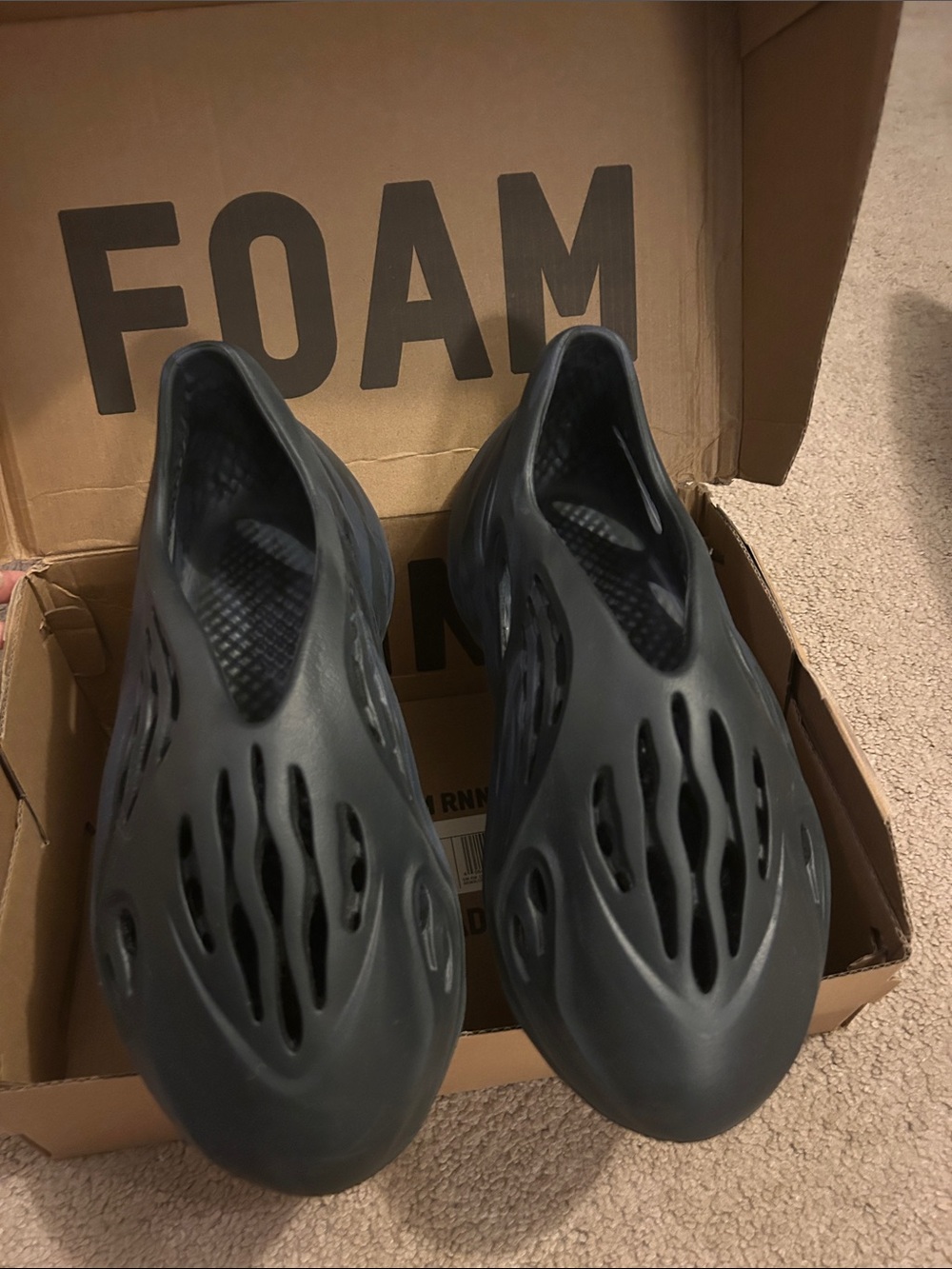 Yeezy Foam Runner Slip-On in Black